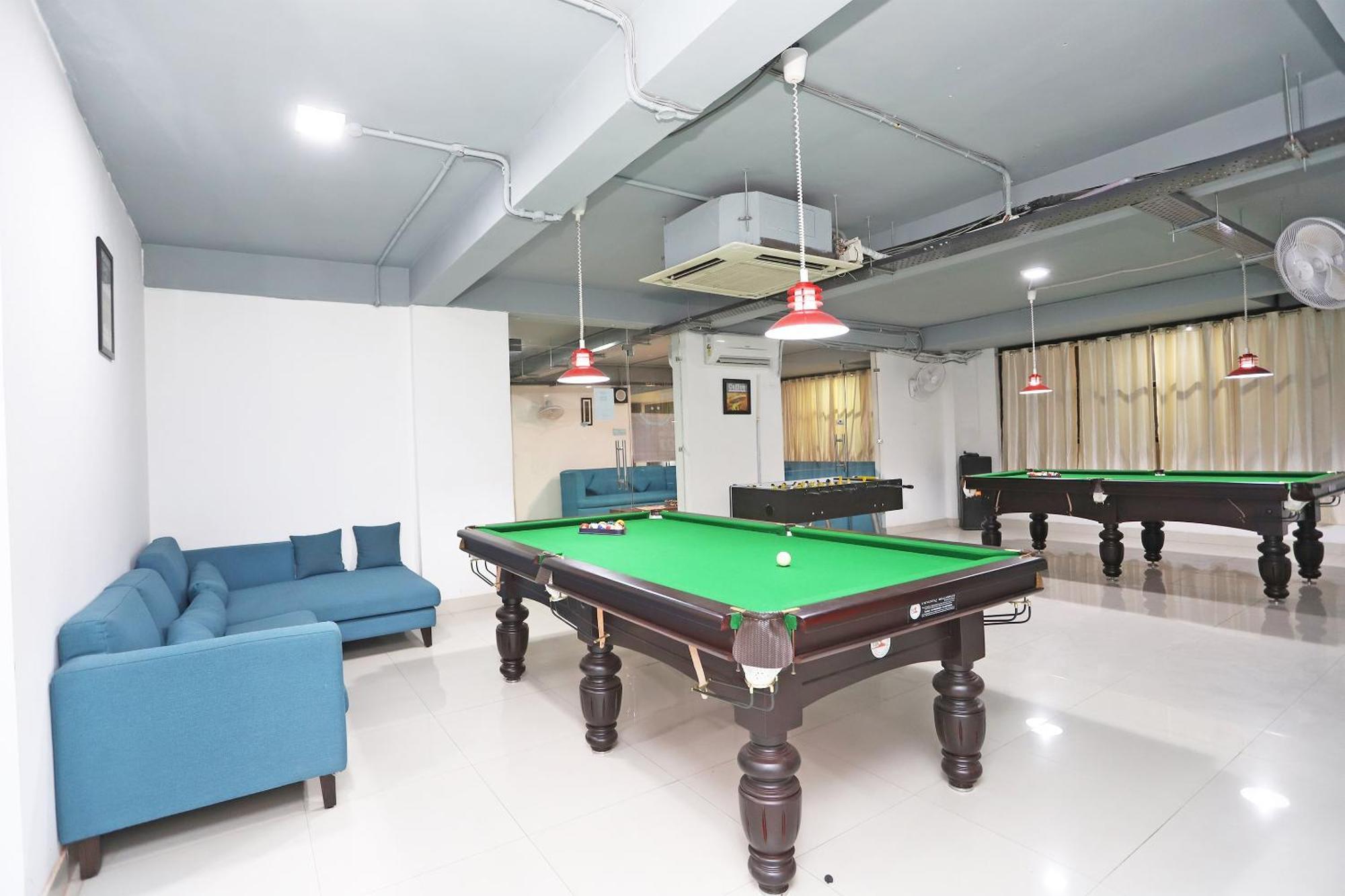 Super Capital O Levanti Near Aravali Biodiversity Park 구르가온 외부 사진